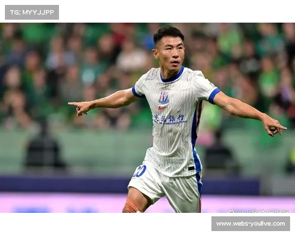 于汉超获申花退役纪念球衣,老将生涯跨越两届世界杯预选赛